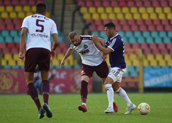 Soccer Men Season 2017 18 Semifinals in the Berlin Pilsner Cup BFC Dynamo Tennis Borussia Berlin Bilal Cubukcu No. 10 BFC Dynamo Karim Benyamina No. 33 Tennis Borussia Berlin 18 04 18 Copyright: xMichaelxHundtx xMatthiasxKochx