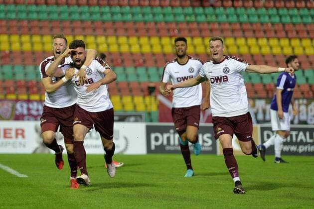 BFC Dynamo David Al Azzawe No 15 BFC Dynamo David Malembana No 5 BFC Dynamo Matthias Steinborn No 23 BFC Dynamo 18 04 18 Soccer World Cup 2017 18 Semifinals in the Berlin Pilsner Cup BFC Dynamo Tennis Borussia Berlin Jubilee after goal 1 0 Vincent Rabiega Nr 9 Copyright: xMichaelxHundtx xMatthiasxKochx