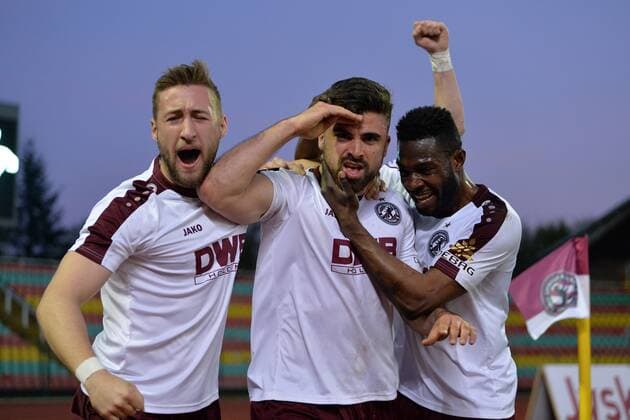 Soccer Mens Season 2017 18 Semifinal in the Berlin Pilsner Cup BFC Dynamo Tennis Borussia Berlin Jubilation after the goal to 1 0 Vincent Rabiega No. 9 BFC Dynamo David Al Azzawe No. 15 BFC Dynamo Otis Breustedt No. 11 BFC Dynamo 18 04 18 Copyright: xMichaelxHundtx xMatthiasxKochx