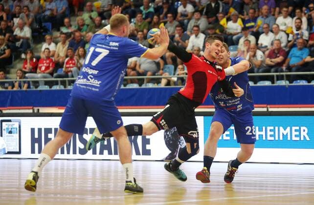 BAU 19 04 2018 Bietigheim Handball SG BBM Bietigheim vs HSG Konstanz Felix Krüger Konstanz Felix König BBM Chris Berchtenbreiter Konstanz
