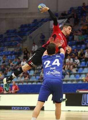 BAU 19 04 2018 Bietigheim Handball SG BBM Bietigheim vs HSG Konstanz Felix König BBM above