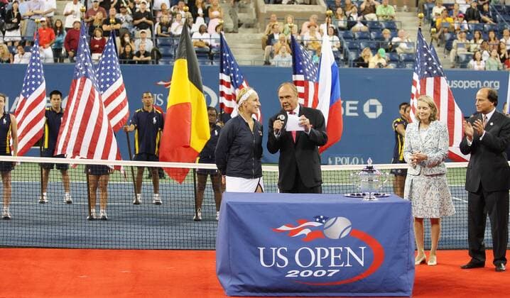 - NEW YORK, USA: Second placed Russian Svetlana Kuznetsova (L) receives her price after the US Open Women s final at the USTA National Tennis Center in Flushing Meadows, New York, 08 September 2007. It s the 7th Grand Slam title that Henin won in her carreer and it is the second time that she won the US Open. Henin won with 6-1,6-3. PHILIPPExBUISSIN  x7390176x