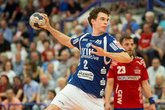 Maximilian Leon Bettin 2 Bergischer HC at the throw Bergischer HC vs Wilhelmshavener HV Handball 2 Bundesliga 20 04 18 Solingen NRW Germany Klingenhalle Copyright: xcdnx