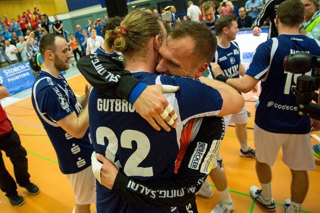 Here celebrate Bastian Rutschmann 23 Bergischer HC and Fabian Gutbrod 22 Bergischer HC promotion to the first division Bergischer HC vs Wilhelmshavener HV Handball 2 Bundesliga 20 04 18 Solingen NRW Germany Klingenhalle Copyright: xcdnx