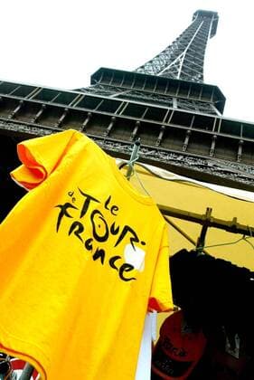 BRU70 - - PARIS, FRANCE : Illustration picture shot on Friday 04 July 2003 shows a yellow T-shirt of the Tour de France cycling race pictured in front of the Tour Eiffel in Paris, on the eve of the race s start. MICHELxGOUVERNEUR  x1319061x