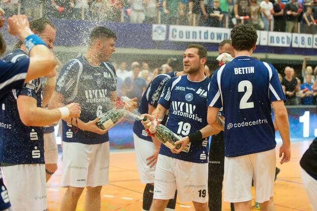 Leos Petrovsky 6 Bergischer HC and Tomas Babak 19 Bergischer HC and Maximilian Leon Bettin 2 Bergischer HC with a champagne shower considered and both celebrate with the rise T shirt the rise in the 1 Bundesliga Bergischer HC vs Wilhelmshavener HV Handball 2 Bundesliga 20 04 18 Solingen NRW Germany Klingenhalle Copyright: xcdnx
