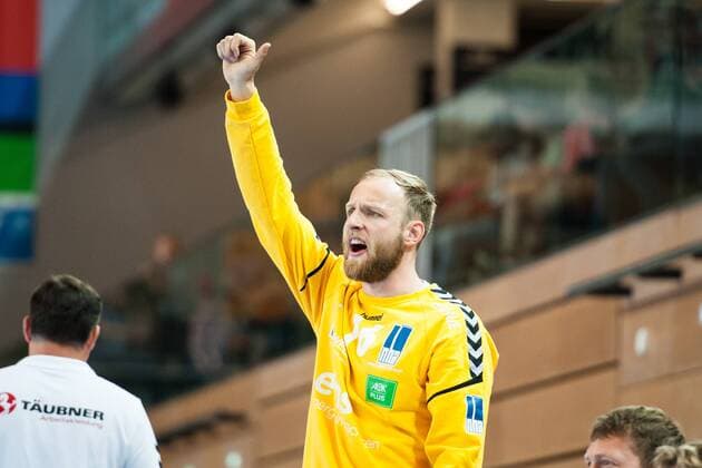 Rejoices over the results of his team Robert Wetzel No 16 Aue HC Rhein Vikings vs EHV Aue Handball 2 Bundesliga 20 04 18 Dusseldorf NRW Germany Castello Copyright: xcdn_nszx