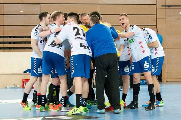 Jubilation after the victory in Dusseldorf at the team of EHV Aue HC Rhein Viking vs. EHV Aue Handball 2 Bundesliga 20 04 18 Dusseldorf NRW Germany Castello Copyright: xcdn_nszx