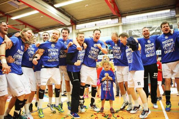 HBL 2 Handball Bundesliga Season 2017 2018 31 Matchday Bergischer HC Wilhelmshavener HV after the game was celebrated the team of Bergischer HC cheered