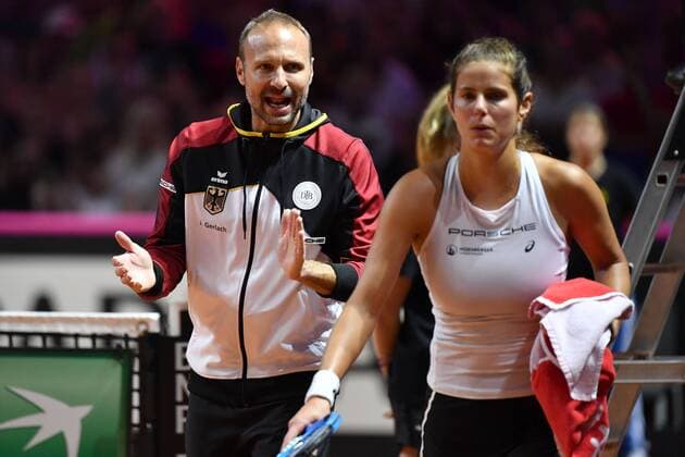 Jens GERLACH Team boss GER fires Julia GOERGES GER after a spell break Gestic Gestures give instructions Tennis Fed Cup Semi-finals Germany Czech Republic P O R S C H E A R E N A Stuttgart on 21 04 2018