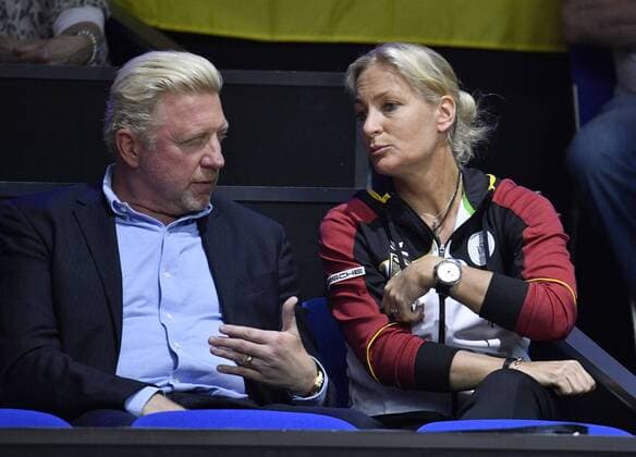 Boris Becker DTB left in discussion Discussion with Barbara Rittner DTB Gesture Gesture Tennis Ladies Team Germany Germany Fed Cup Fedation FedCup 2018 Semifinal Germany GER vs Czech Republic CZE Porsche Arena Stuttgart 21 22 04 2018 Fed Cup Semi-final GER CZE Porsche Arena Stuttgart 2018