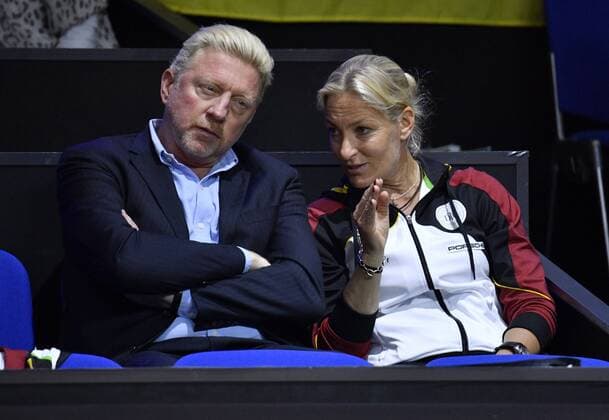 Boris Becker DTB left in discussion Discussion with Barbara Rittner DTB Gesture Gesture Tennis Ladies Team Germany Germany Fed Cup Fedation FedCup 2018 Semifinal Germany GER vs Czech Republic CZE Porsche Arena Stuttgart 21 22 04 2018 Fed Cup Semi-final GER CZE Porsche Arena Stuttgart 2018