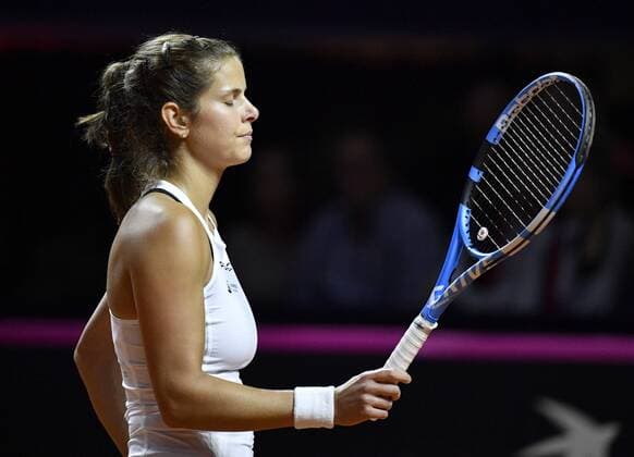Julia Görges GER Gesture gesture disappointed Tennis Women Team Germany Germany Fed Cup Fed Cup 2018 Semifinal Germany GER vs Czech Republic CZE Porsche Arena Stuttgart 21 22 04 2018 Fed Cup Semi-final GER CZE Porsche Arena Stuttgart 2018