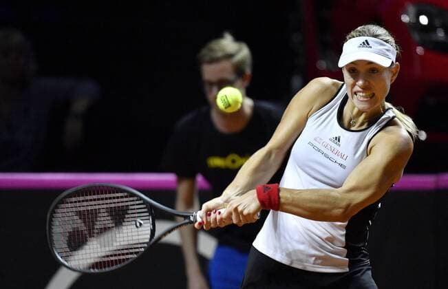 Angelique KERBER GER Action Tennis Women Team Germany Germany Fed Cup Fedation FedCup 2018 Semifinals Germany GER vs Czech Republic CZE Porsche Arena Stuttgart 21 22 04 2018 Fed Cup Semifinals GER CZE Porsche Arena Stuttgart 2018