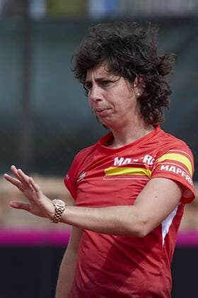 April 21, 2018 - La Manga, Murcia, Spain - Carla Suarez Navarro of Spain reacts during training during day one of the Fedcup World Group II Play-offs match between Spain and Paraguay at Centro de Tenis La Manga Club on April 21, 2018 in La Manga, Spain Spain v Paraguay - Fedcup by BNP Paribas World Group II Play-offs  - ZUMAn230 20180421_zaa_n230_577 Copyright: xDavidxAliagax