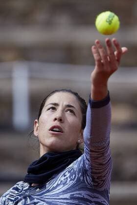 April 21, 2018 - La Manga, Murcia, Spain - Garbine Muguruza of Spain serves during training during day one of the Fedcup World Group II Play-offs match between Spain and Paraguay at Centro de Tenis La Manga Club on April 21, 2018 in La Manga, Spain Spain v Paraguay - Fedcup by BNP Paribas World Group II Play-offs  - ZUMAn230 20180421_zaa_n230_580 Copyright: xDavidxAliagax