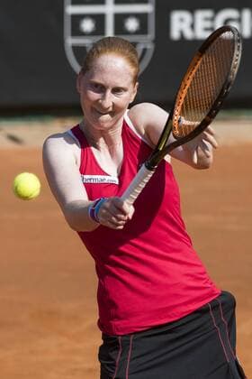 Belgian Alison Van Uytvanck pictured in action during a tennis game between Italian Sara Errani WTA Tennis Damen 91) and Belgian Alison Van Uytvanck (WTA 50), the second rubber of this weekend s Fed Cup World Group Play Off meeting between Italy and Belgium in Genoa, Italy, Saturday 21 April 2018. LAURIExDIEFFEMBACQ  x05333365x