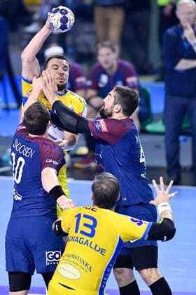 21.04.2018 KIELCE UL. BOCZNA ( POLAND ) PILKA RECZNA MEZCZYZN ( HANDBALL MEN S ) LIGA MISTRZOW - 1 4 FINALU ( MEN S VELUX EHF CHAMPIONS LEAGUE - QUARTER FINAL ) MECZ PGE VIVE KIELCE - PARIS SAINT GERMAIN HANDBALL ( GAME ) NZ MICHAL JURECKI NIKOLA KARABATIC SANDER SAGOSEN JULEN AKIZU AGINAGALDE ( AKUIZU AGUINAGALDE ) FOTO MICHAL STANCZYK CYFRASPORT NEWSPIX.PL --- Newspix.pl  20180421CSMS0006