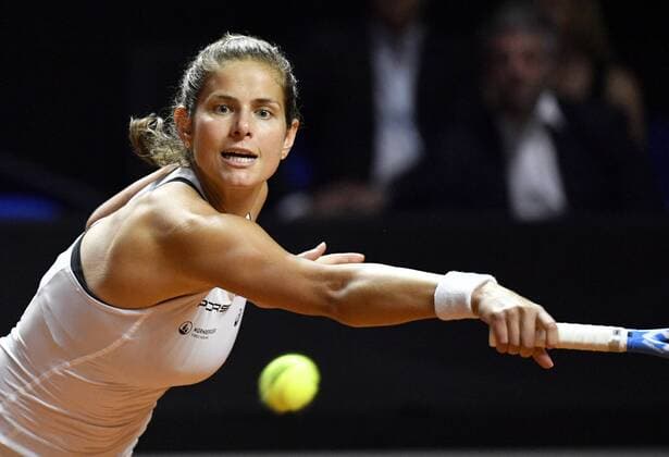 Julia Görges GER Action Tennis Women Team Germany Germany Fed Cup Fed Cup 2018 Semifinal Germany GER vs Czech Republic CZE Porsche Arena Stuttgart 21 22 04 2018 Fed Cup Semi Final GER CZE Porsche Arena Stuttgart 2018