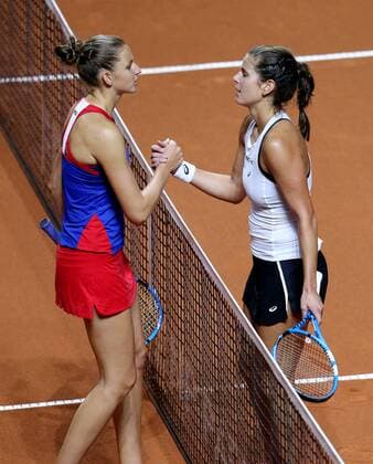 BAU 22 04 2018 Stuttgart Tennis Fed Cup GER vs CZE v l Karoline Pliskova CZE and Julia Görges GER