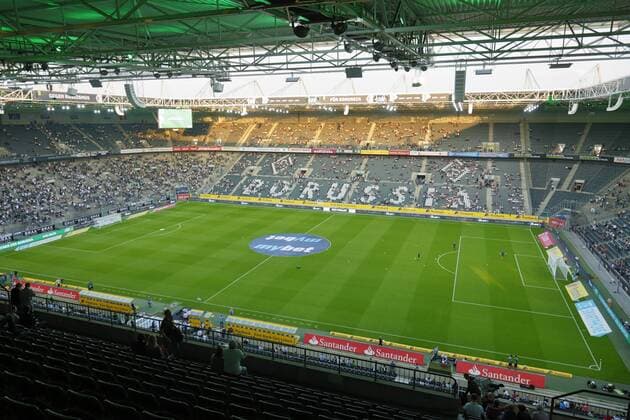 Stadium view before the match Spectators Tribunes Visitors Soccer Fans Soccer Bundesliga 2017 2018 Borussia Borussia Moenchengladbach vs VfL Wolfsburg 3 0 Sport Soccer Bundesliga 2017 2018 Borussia Moenchengladbach vs VfL Wolfsburg 3 0 Stadion Borussia Park Stadiumansicht vor dem Spiel Spectators Tribunes Visitors Fussballfans sports football Bundesliga 2017 2018 Borussia Moenchengladbach vs VfL Wolfsburg 3 0 Stadium Borussia Park stadium