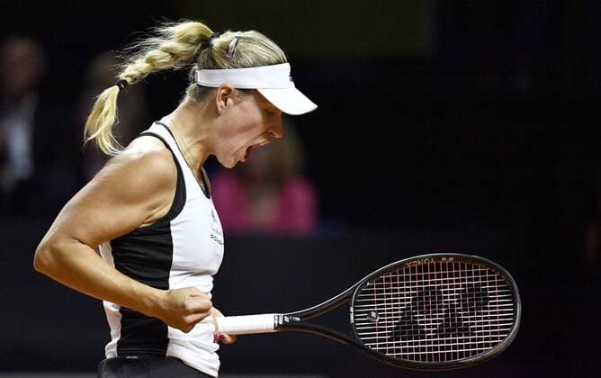 Angelique KERBER GER celebrates winning point Cheering Gesture Gesture Tennis Women Team Germany Germany Fed Cup Fedation FedCup 2018 Semi Final Germany GER vs Czech Republic CZE Porsche Arena Stuttgart 21 22 04 2018 Fed Cup Semi Final GER CZE Porsche Arena Stuttgart 2018