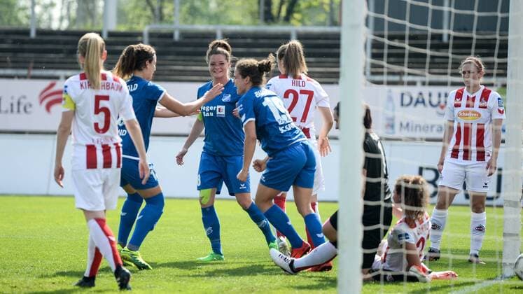 Cheers Happy celebrate cheer Goal Celebration SC Sand 0 1 Soccer Allianz Women Bundesliga 1 FC Köln SC Sand xmkx