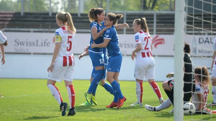 Cheers Happy celebrate cheer Goal Celebration SC Sand 0 1 Soccer Allianz Women Bundesliga 1 FC Köln SC Sand xmkx