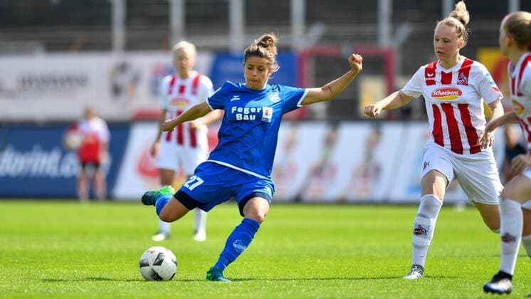 Laura Feiersinger Sand 27 at goal scoring Soccer Allianz Women Bundesliga 1 FC Köln SC Sand xmkx