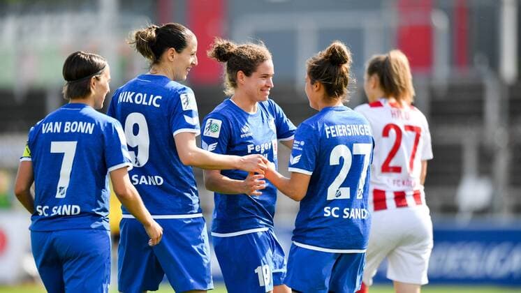 Cheers Happy celebrate cheer Goal Celebration SC Sand 0 2 Soccer Allianz Women Bundesliga 1 FC Köln SC Sand xmkx
