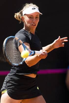 Belgian Elise Mertens pictured in action during a tennis game between Italian Sara Errani and Belgian Elise Mertens WTA Tennis Damen 17), the third rubber of this weekend s Fed Cup World Group Play Off meeting between Italy and Belgium in Genoa, Italy, Sunday 22 April 2018. LAURIExDIEFFEMBACQ  x05334050x