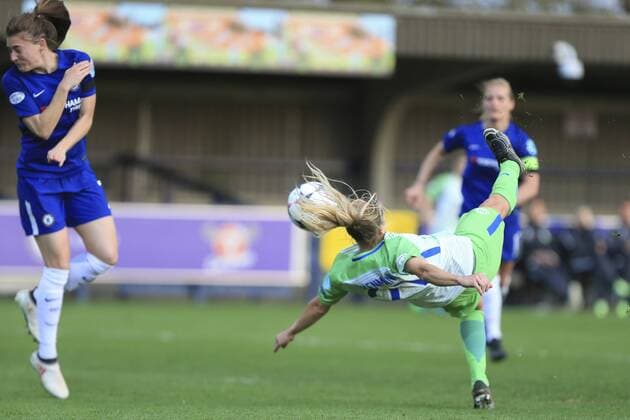 Lara Dickenmann VfL Wolfsburg 21 Goal scorer scored goal scores the goal 1 3 Falling backwards Football UEFA Womens Champions League Chelsea LFC VfL Wolfsburg xtgx