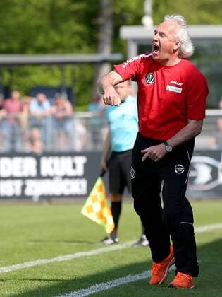 Coaches Peter Vollmann VfR Aalen VfR Aalen vs VfL Osnabrueck Soccer GER 3 Liga 2017 2018 22 04 2018 VfR Aalen vs VfL Osnabrueck Soccer GER 3 Liga 2017 2018 22 04 2018 Aalen Copyright: xEIBNER HarryxLangerx EP_HLR