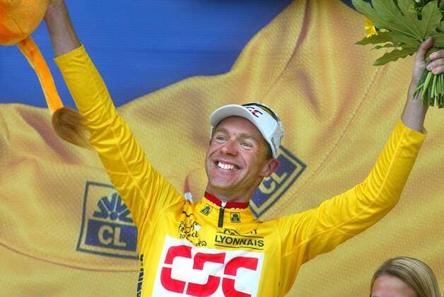 BRU195 - - MULHOUSE, FRANCE : German Jens Voigt celebrates on the podium after taking the Yellow Jersey in the 9th stage of the 92nd Tour de France cycling race between Gerardmer and Mulhouse, Sunday 10 July 2005. MICHELxGOUVERNEUR  x3151575x