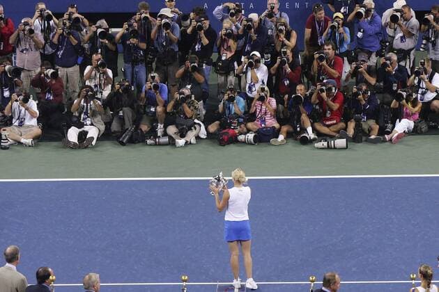 BRU363 - - NEW YORK, UNITED STATES: Kim Clijsters celebrates after winning the women s final at the 2005 US Open Tennis Tournament at the US Tennis Center in Flushing Meadows, New York Saturday 10 September 2005. Clijsters defeated Mary Pierce 6-3, 6-1. PHILIPPExBUISSIN  x3369080x