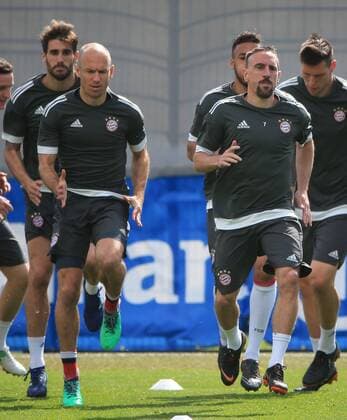 2018 CL FCB Final training Saebenerstrasse Muenchen Soccer Sport im Bild Arjen Robben FCB and Franck Ribery FCB