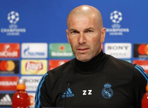 Zidane y Kroos comparecen en rueda de prensa un dia de antes del partido de Liga de Campeones entre el Real Madrid y el Bayern. Zidane and Kroos attends a press conference PK Pressekonferenz the day before the Champions League match between Real Madrid and Kroos. 