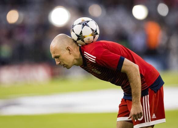 Munich 25 04 2018 Arjen Robben FCB juggles the ball before the game Bayern München Real Madrid
