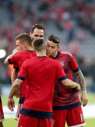 Franck Ribery FC Bayern Muenchen 7 James Rodriguez Bayern Munich 11 before the match FC Bayern Munich vs Real Madrid CF Champions League Semifinals Soccer 25 04 2018 FC Bayern Munich vs Real Madrid CF Champions League Semi Finals Soccer 25 04 2018 Muenchen Copyright: xLanger Eibner-Pressefotox EP_HLR