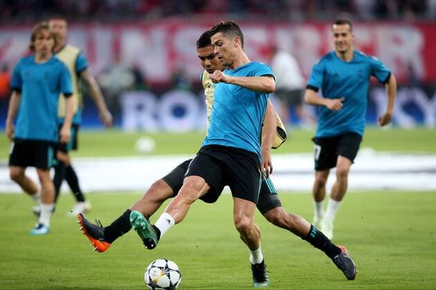 Casemiro Real Madrid CF 14 Christiano Ronaldo Real Madrid CF 7 Pre-match FC Bayern Munich vs Real Madrid CF Champions League Semifinals Soccer 25 04 2018 FC Bayern Munich vs Real Madrid CF Champions League Semifinals Fussball 25 04 2018 Muenchen Copyright: xLanger Eibner-Pressefotox EP_HLR