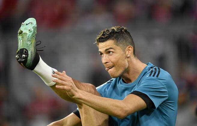 Pre-match warm-up Training Cristiano Ronaldo CR7 Real Madrid FC Bayern Munich FCB Real Madrid CF UEFA Champions League CL Semi-Finals First leg Match 1 Season 2017 2018 Munich Allianz Arena 25 04 2018 FC Bayern Munich FCB vs. Real Madrid CF
