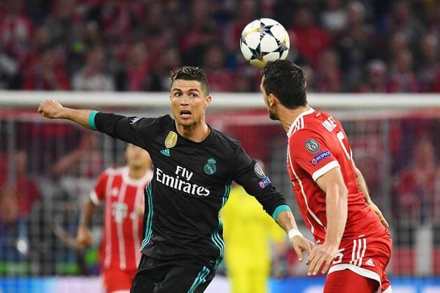 25 04 2018 xjhx Football Champions League Bayern Muenchen Real Madrid emspor Cristiano Ronaldo Real Madrid Mats Hummels FC Bayern Munich Muenchen
