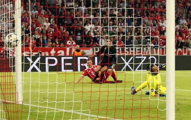 0 0 Raphael Varane Goalkeeper Keylor Navas Sport Football Soccer UEFA CL Championsleague Semi-Finals Men Season 2017 2018 25 04 2018 FC Bayern Munich FCB vs Real Madrid