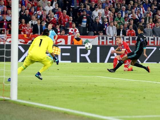 1-0 Raphael Varane Real Madrid CF 5 FC Bayern Munich vs. Real Madrid CF Champions League Semi Finals Soccer 25 04 2018 FC Bayern Munich vs. Real Madrid CF Champions League Semi Finals Soccer 25 04 2018 Munich Copyright: xLanger Eibner-Pressefotox EP_HLR