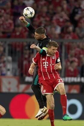 Muenchen Germany 25 04 2018 UEFA Champions League 2017 18 Season Semi Final Leg One Semifinals Bayern Munich Real Madrid Sergio Ramos Real Madrid and Thomas Mueller FCB in action DeFodi048
