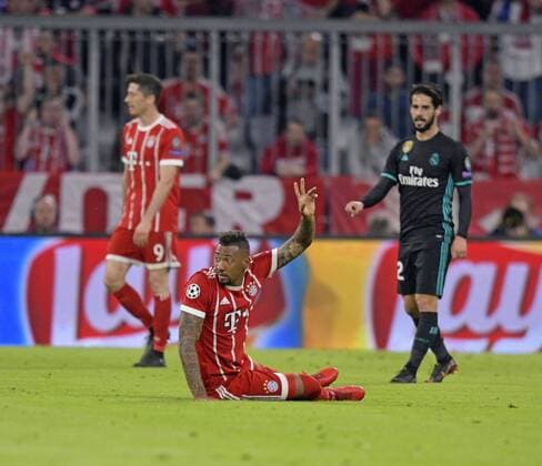 25 04 2018 Football UEFA Champions League 2017 2018 Semifinal First leg FC Bayern Munich Real Madrid in the Allianz Arena Munich Jerome Boateng Bayern Munich injured on the ground