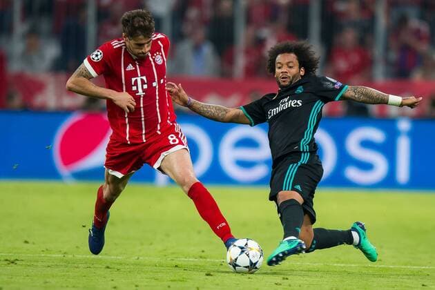 25.04.2018 MONACHIUM, PILKA NOZNA (FOOTBALL), UEFA LIGA MISTRZOW (UEFA CHAMPIONS LEAGUE), SEZON 2017 2018 , 1 4 FINAL (QUARTER-FINALS) MECZ FC BAYERN MONACHIUM - REAL MADRYT (FC BAYERN MUNCHEN - REAL MADRID) NZ JAVI MARTINEZ MARCELO FOTO LUKASZ SKWIOT CYFRASPORT NEWSPIX.PL --- Newspix.pl FRANCE OUT!  20180425CSLS0047