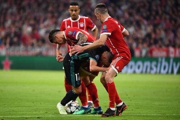 25 04 2018 xjhx Football Champions League Bayern Munich Real Madrid emporer James Rodriguez FC Bayern Munich Munich Lucas Vazquez Real Madrid Franck Ribery FC Bayern Munich Muenchen