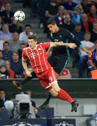 20180425 Champions League FC Bayern vs. Real Madrid Allianz Arena Munich Football Sporting Sport Robert Lewandowski FCB vs. Raphael Varane Real Madrid