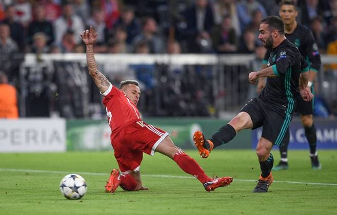 FOOTBALL CHAMPIONS LEAGUE SEASON 2017 2018 SEMINAL FINANCIAL AFFAIRS FC Bayern Muenchen Real Madrid 25 04 2018 Rafinha Li FC Bayern Munich vs Dani Carvajal re Real Madrid Muenchen